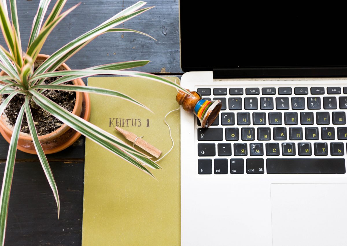 Jak ustawić klawiaturę kirgiską (Windows Mac)?